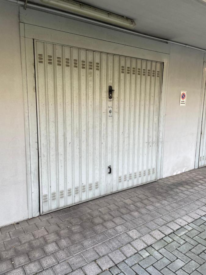 Casti - Appartamento Mm3 Comasina Milan Exterior photo