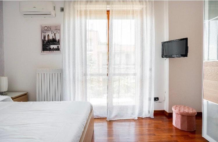 Casti - Appartamento Mm3 Comasina Milan Exterior photo